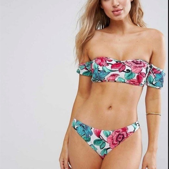 Boohoo Other - NWOT ADORABLE floral bikini